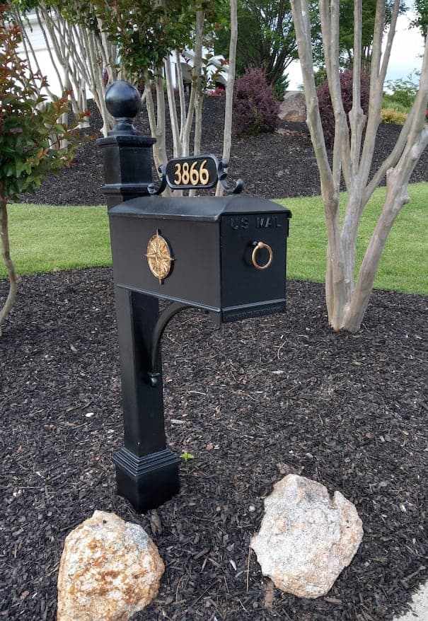 Decorative Painting Of A Metal Mailbox - Best Paint For Cast Aluminum Mailbox