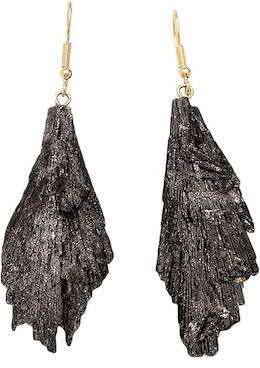 black_kyanite