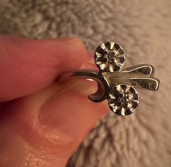 gold 'flower' ring b
